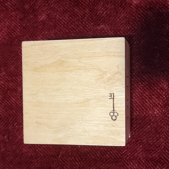 HTTYD pyrography wooden box - Picture 7 of 11